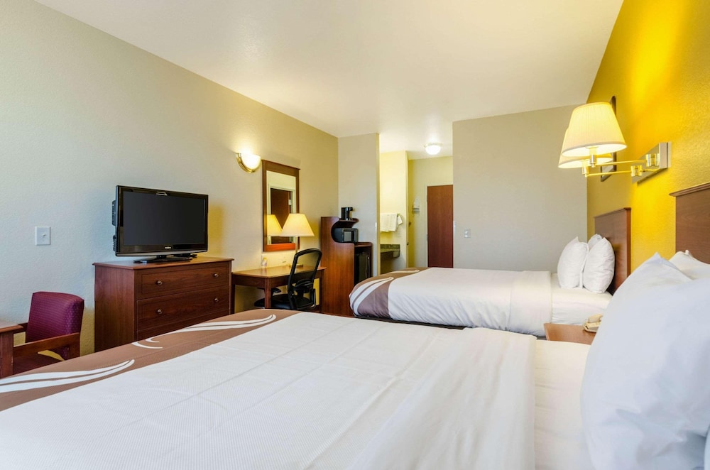 Holiday Inn Express Wichita North - Park City 11/38