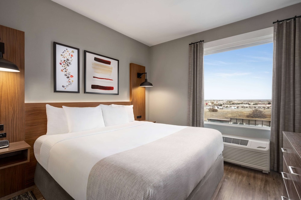 Hawthorn Extended Stay by Wyndham Del Rio 22/65