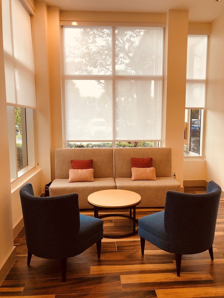 Hilton Garden Inn Miami Airport West 33/64