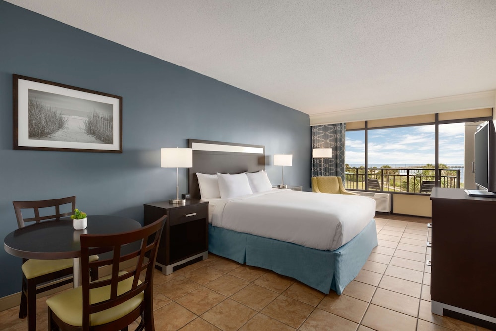 DoubleTree Resort by Hilton Myrtle Beach Oceanfront 27/97