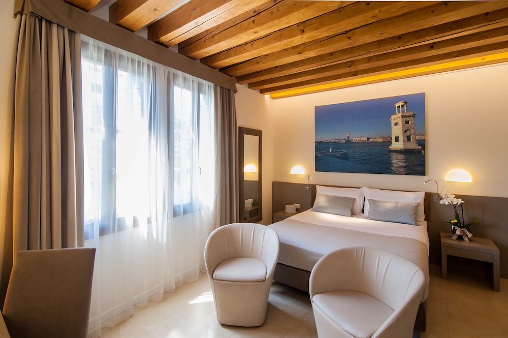 Leone Hotel 18/42