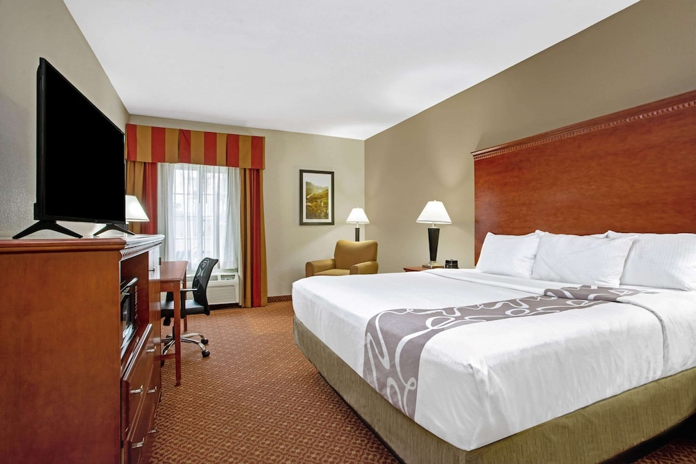 La Quinta Inn & Suites by Wyndham Fairfield TX 14/58