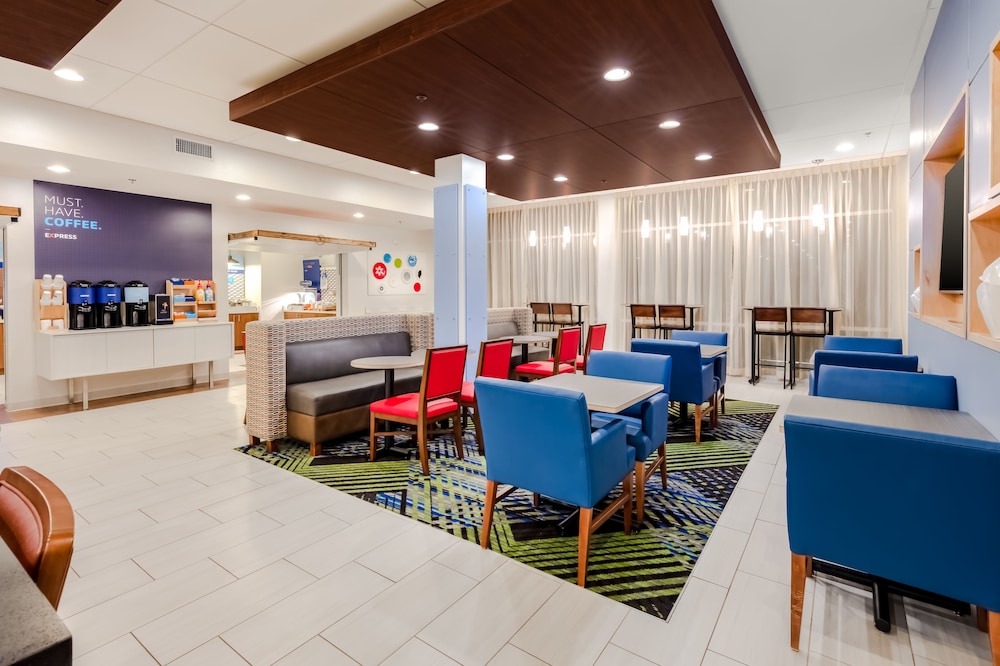 HOLIDAY INN EXPRESS CALHOUN SOUTH 67/82
