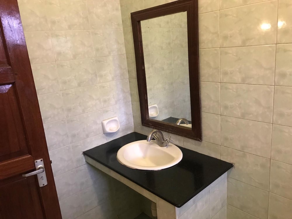 Regency Park Hotel Mombasa 41/42