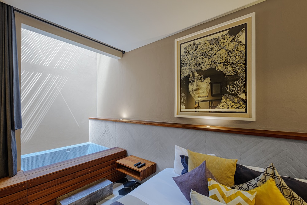 Criol Hotel 35/65