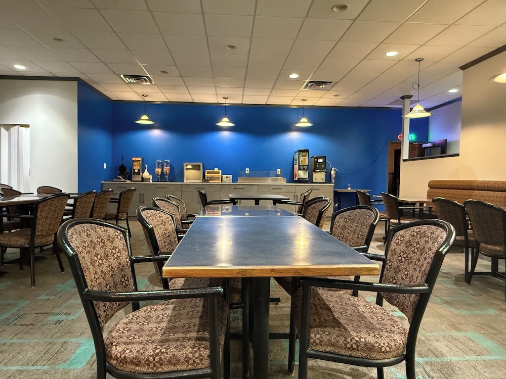 Days Inn by Wyndham Drayton Valley 36/50