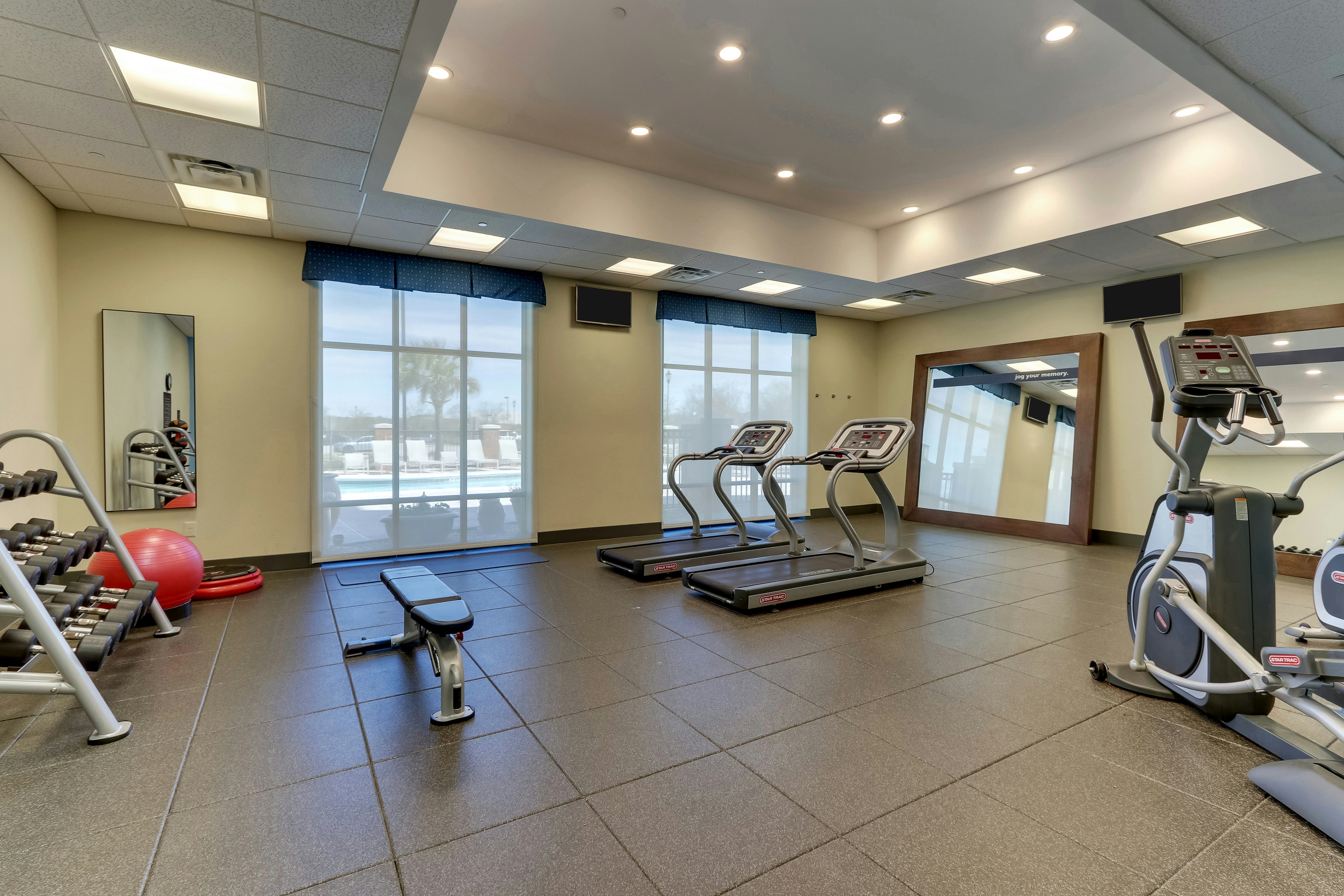 Hampton Inn & Suites Hartsville 40/76