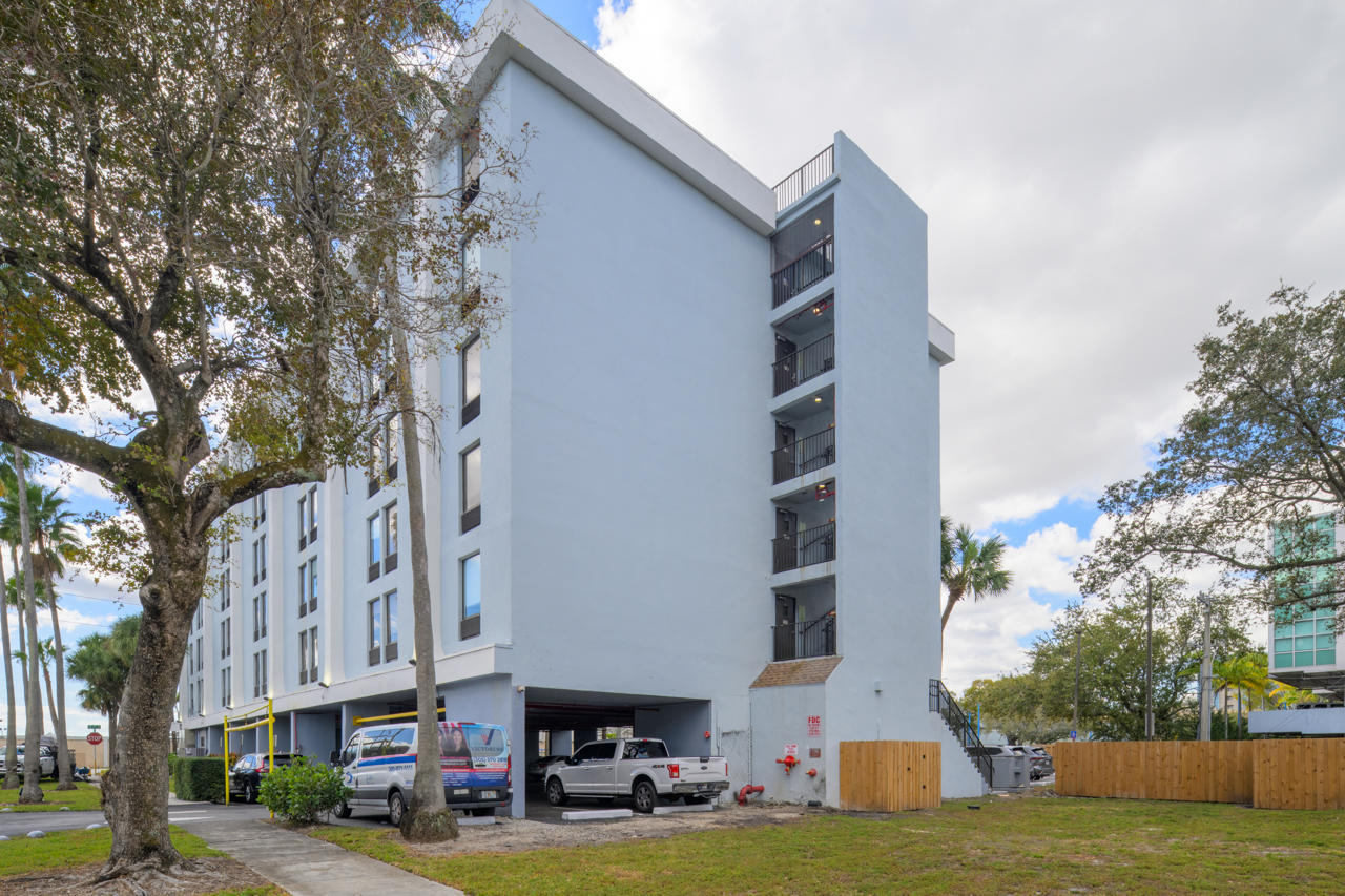 B&B Hotel Miami Airport in MIAMI SPRINGS - FL
