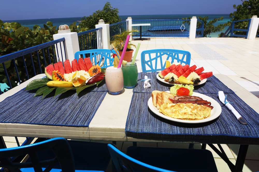 Negril Tree House Resort 44/69