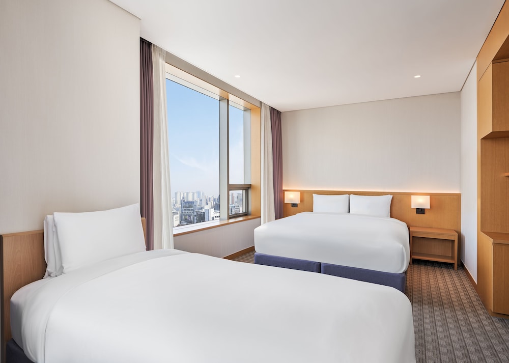 Deluxe, Family, Twin Beds, King Bed, No Parking, High Floor, Corner