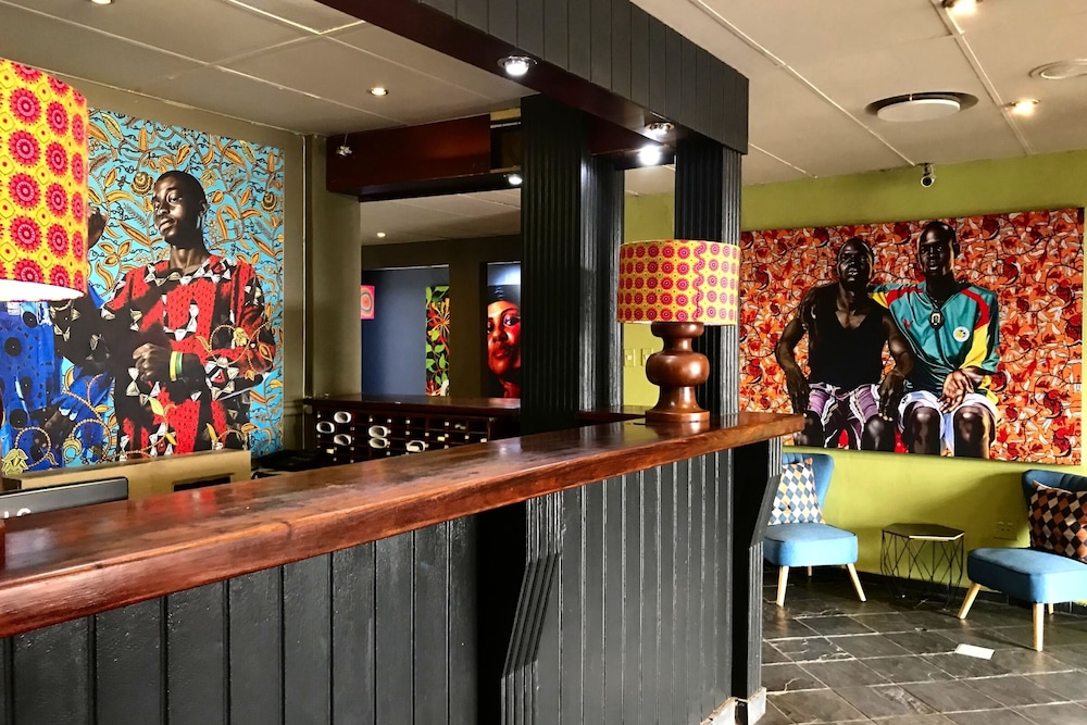 Elephant Springs Hotel &amp; Cabanas 14/80