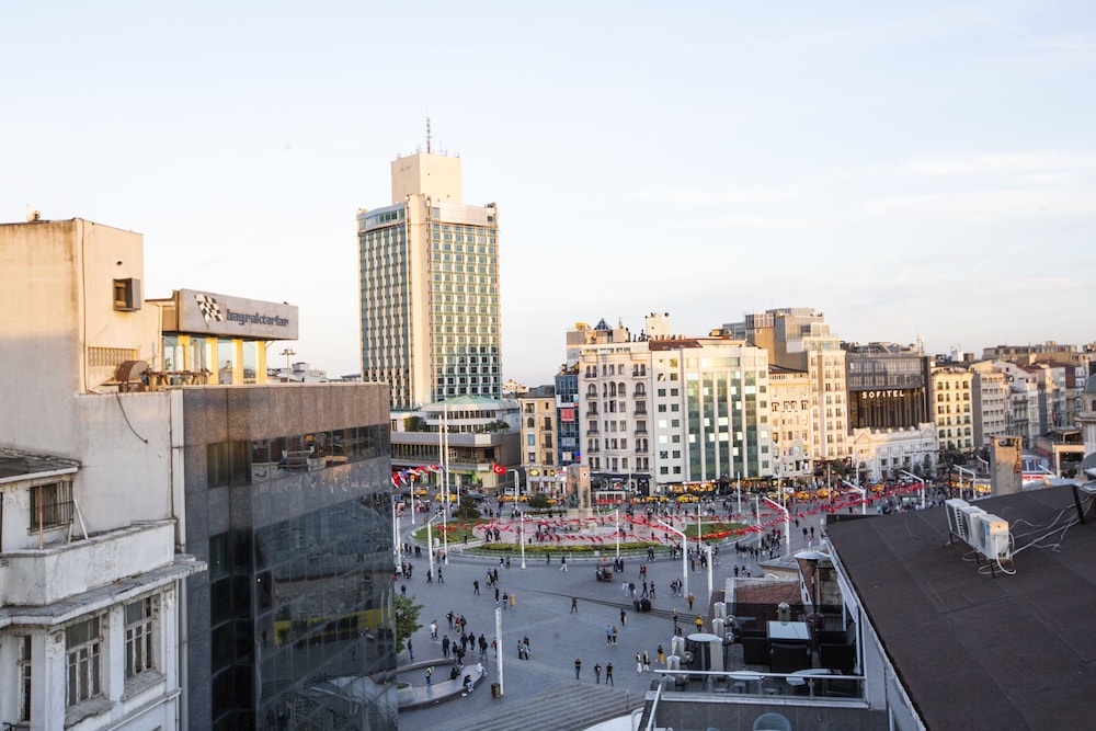 Alemeyn The Taksim Leons Hotel Cafe & Spa 23/28