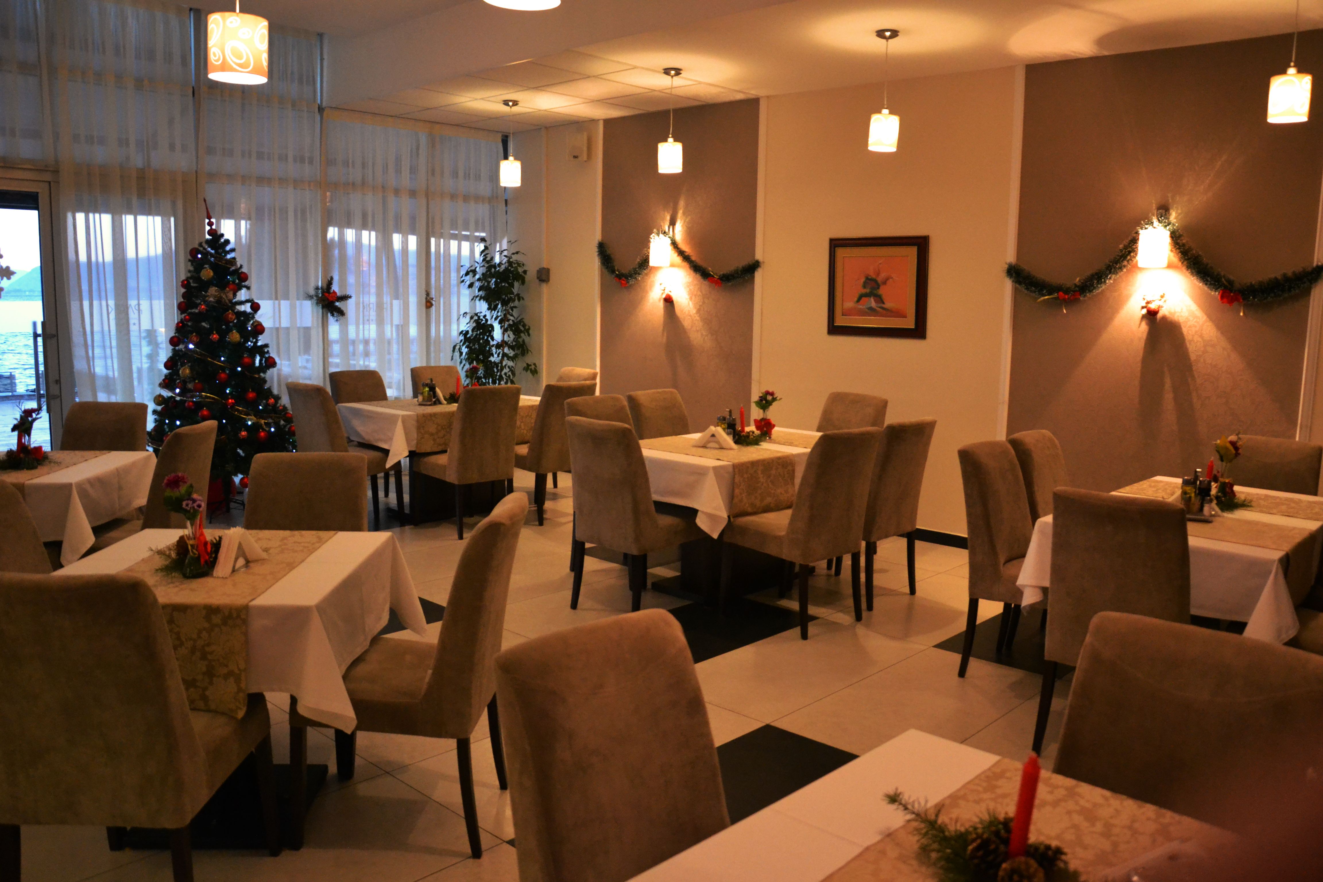 Park Lakeside Hotel 37/56
