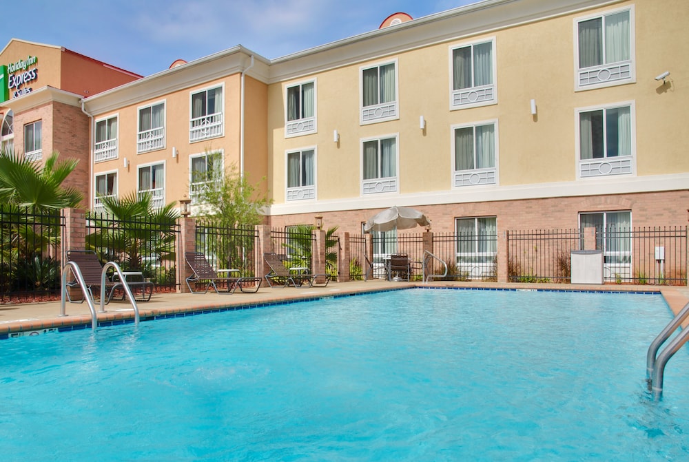 Holiday Inn Express Hotel Suites Alexandria 3/62