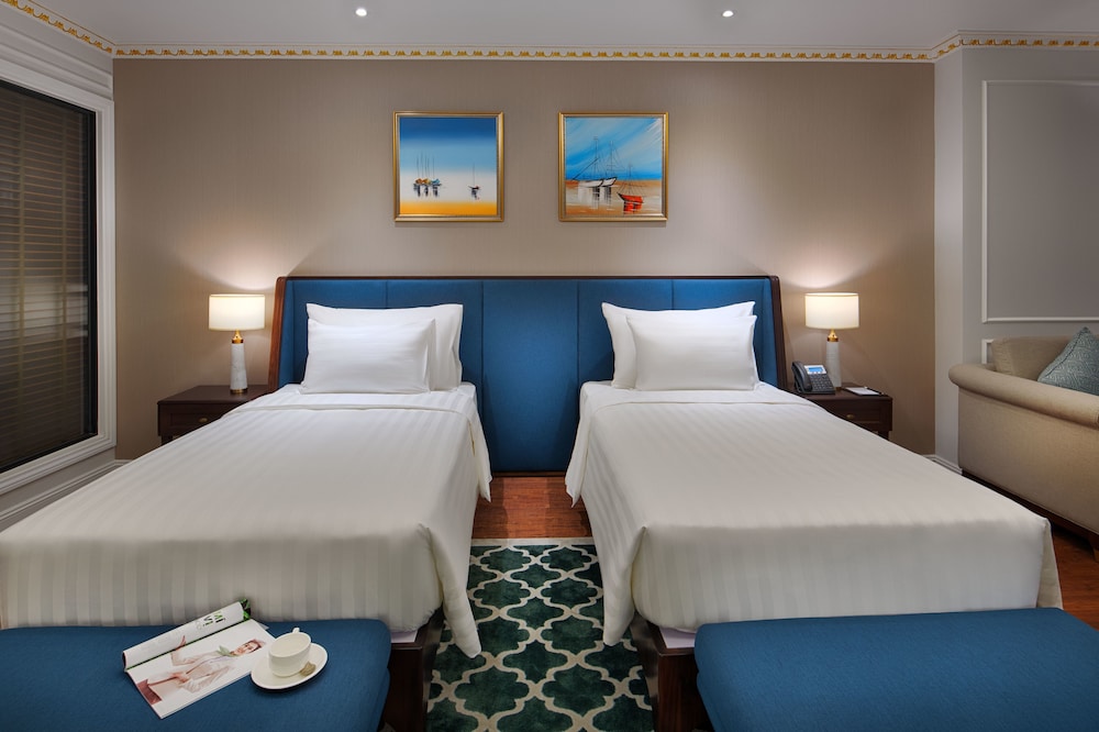 Deluxe, Twin Beds, Bay View