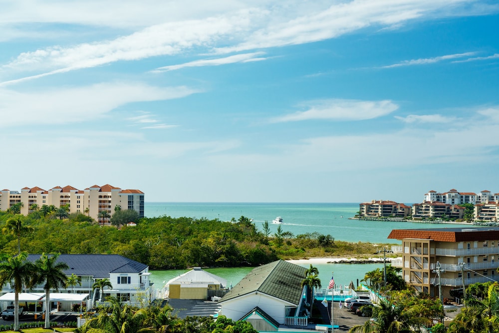 Olde Marco Island Inn And Suites 52/57