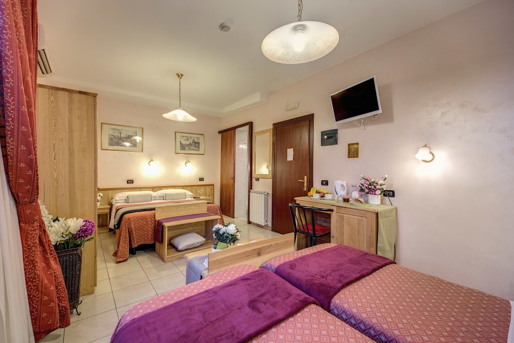 Hotel Espana Dependance 27/50