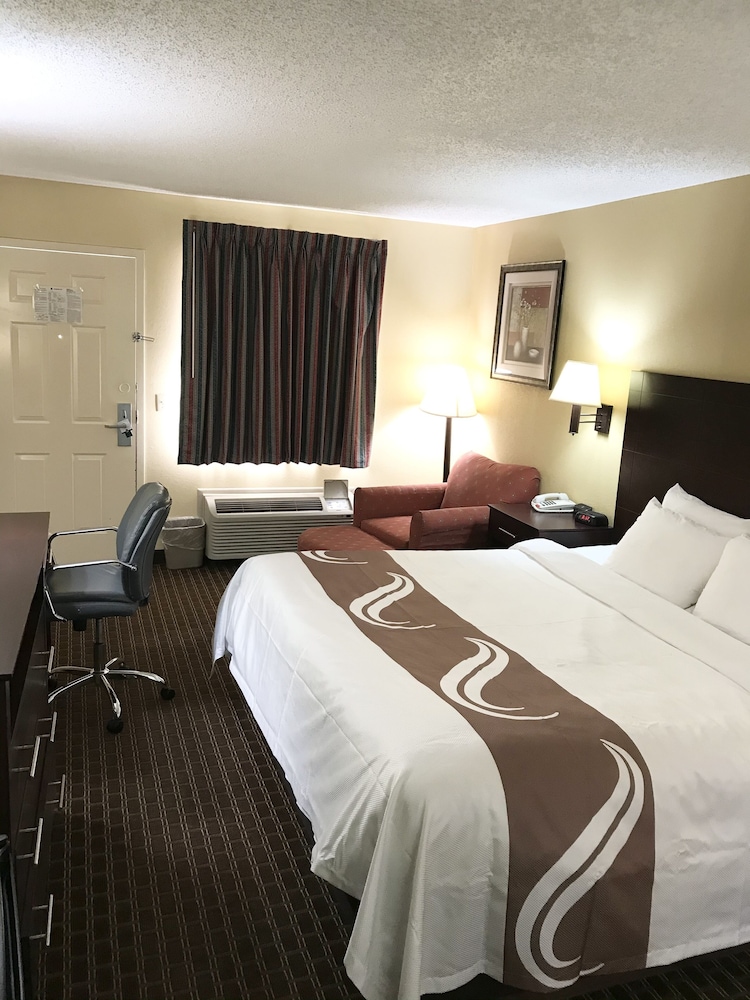 Quality Inn Franklin South 16/30