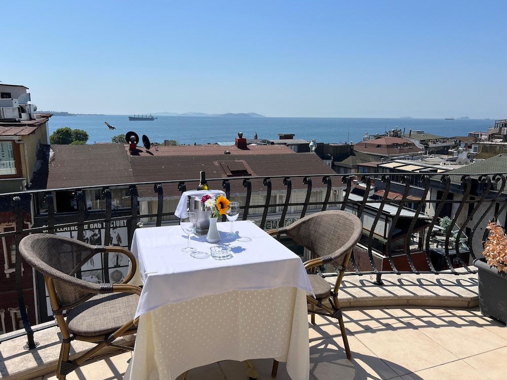 Glk Premier Regency Suites And Spa 60/74