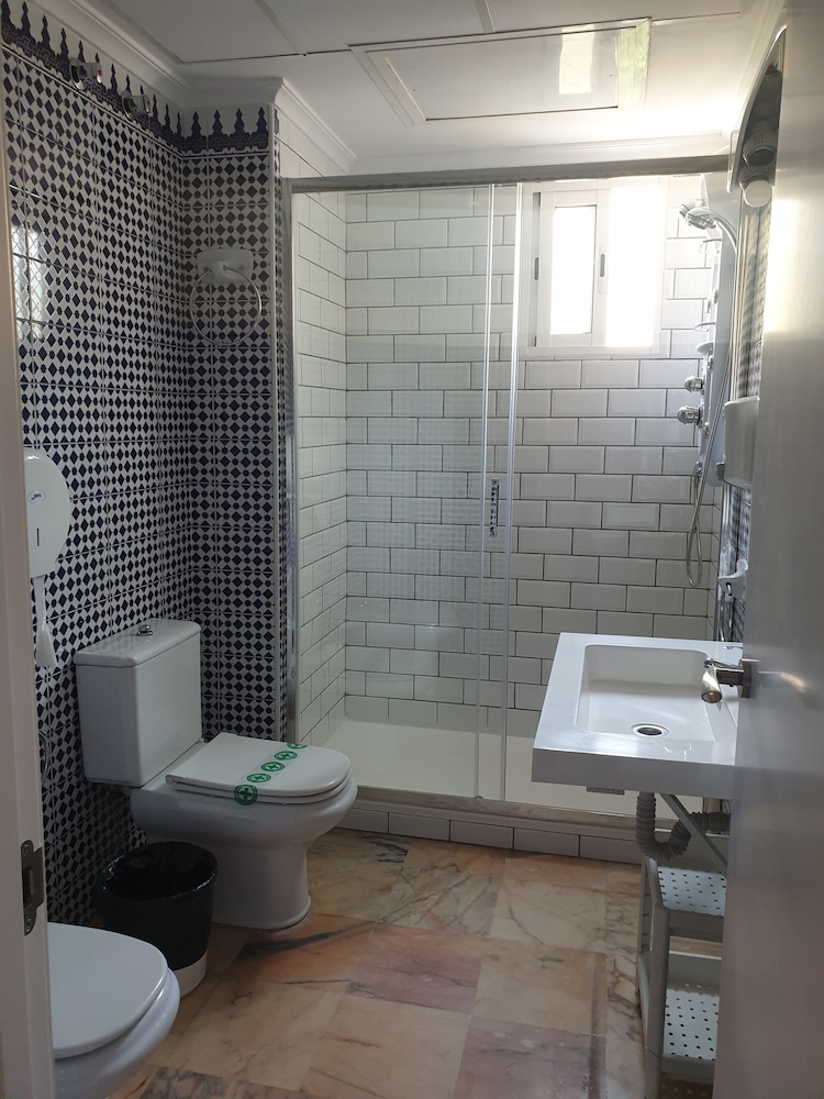 1 BEDROOM, APARTMENT