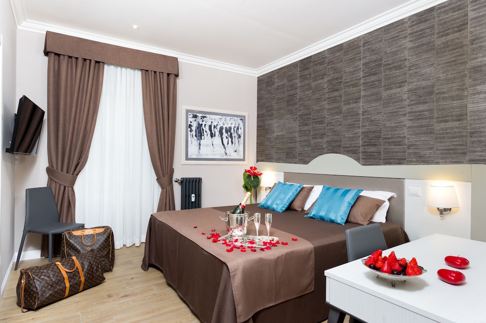 VICO ROOMS AND TERRACE 53/73