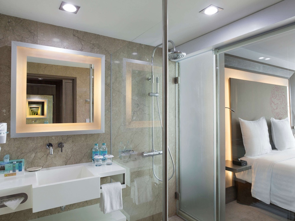 Novotel Jakarta Gajah Mada 48/49