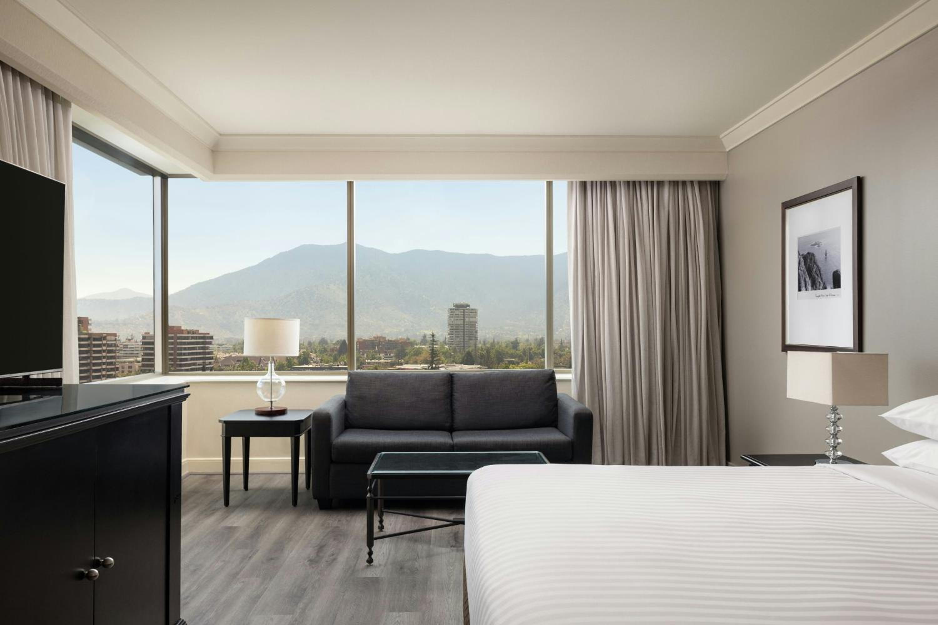Deluxe, King Bed