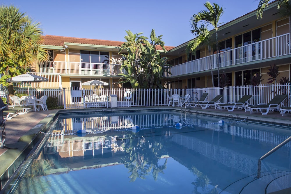 Quality Inn and Suites Airport Cruise Port Hollywood 10/55
