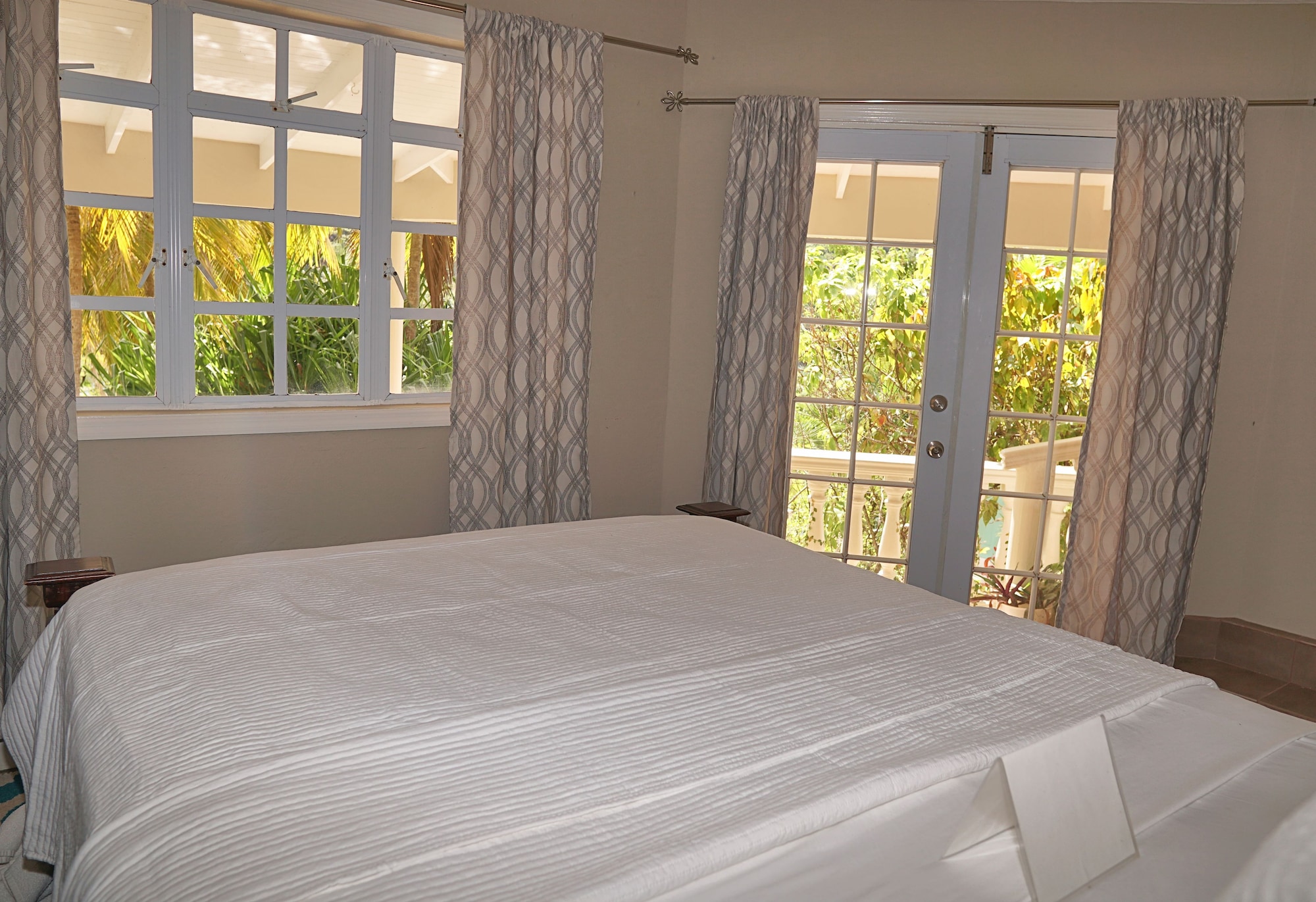2 Bedrooms, Rose Cottage, Family, Villa, King and Queen Bed