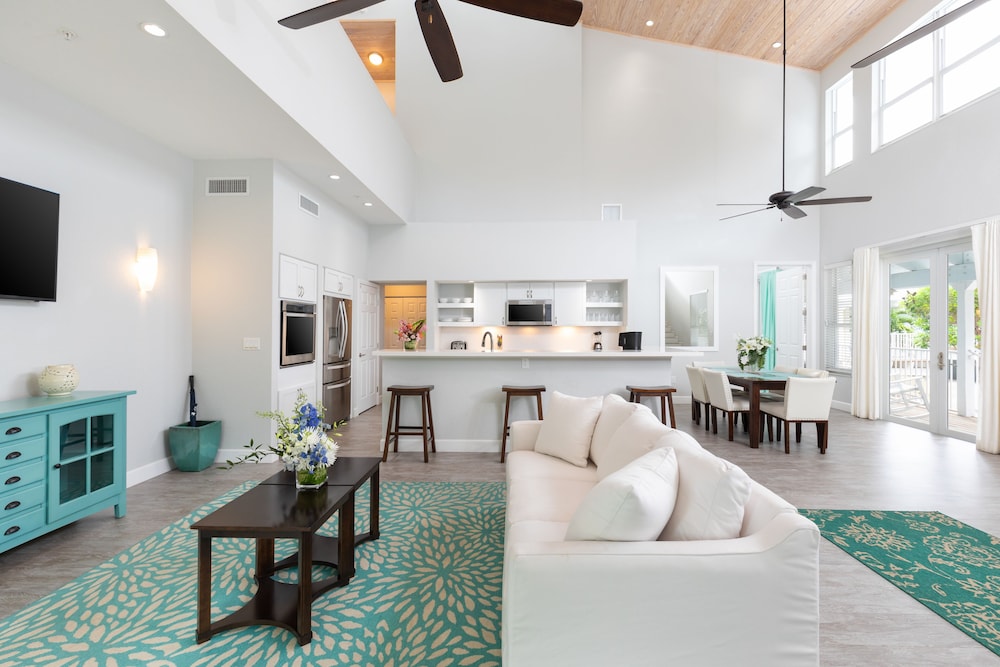 Dolphin Point Villas 30/50