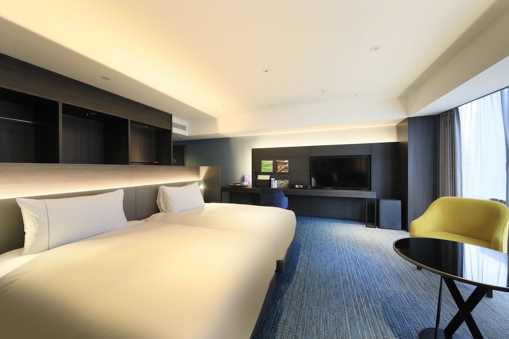 PREMIER, TWIN BEDS