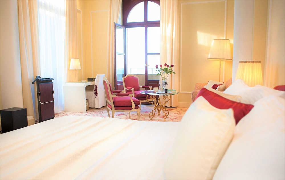 GRAND, SUITE, GARDEN VIEW