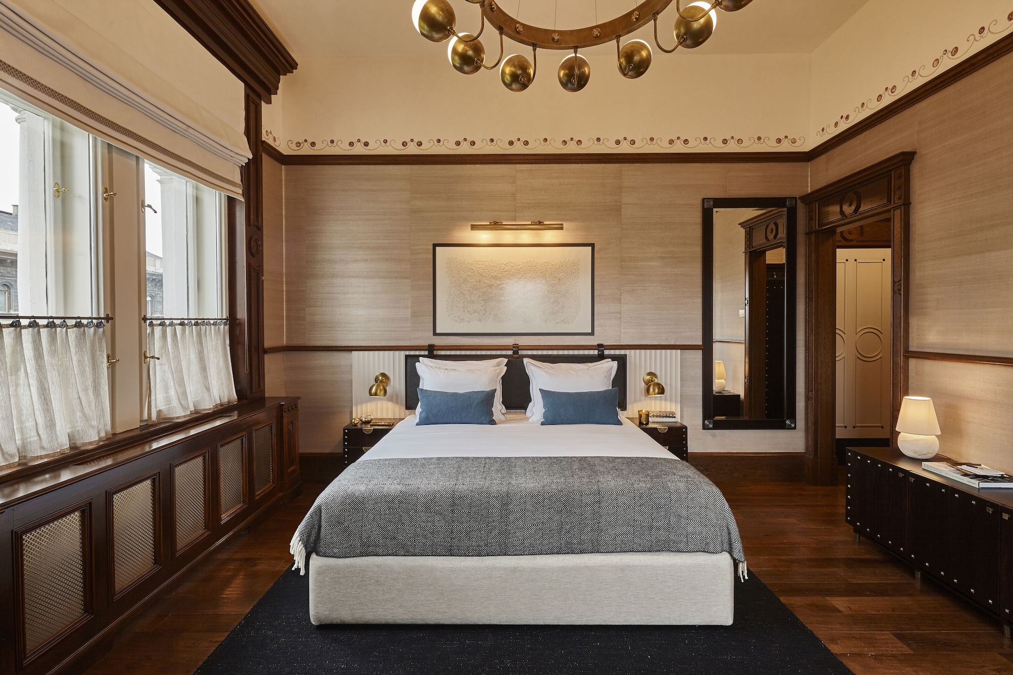 DELUXE, DOUBLE BED