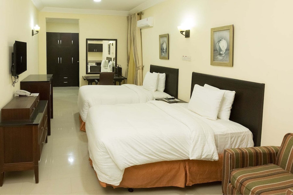Royal, King Bed, Hill View