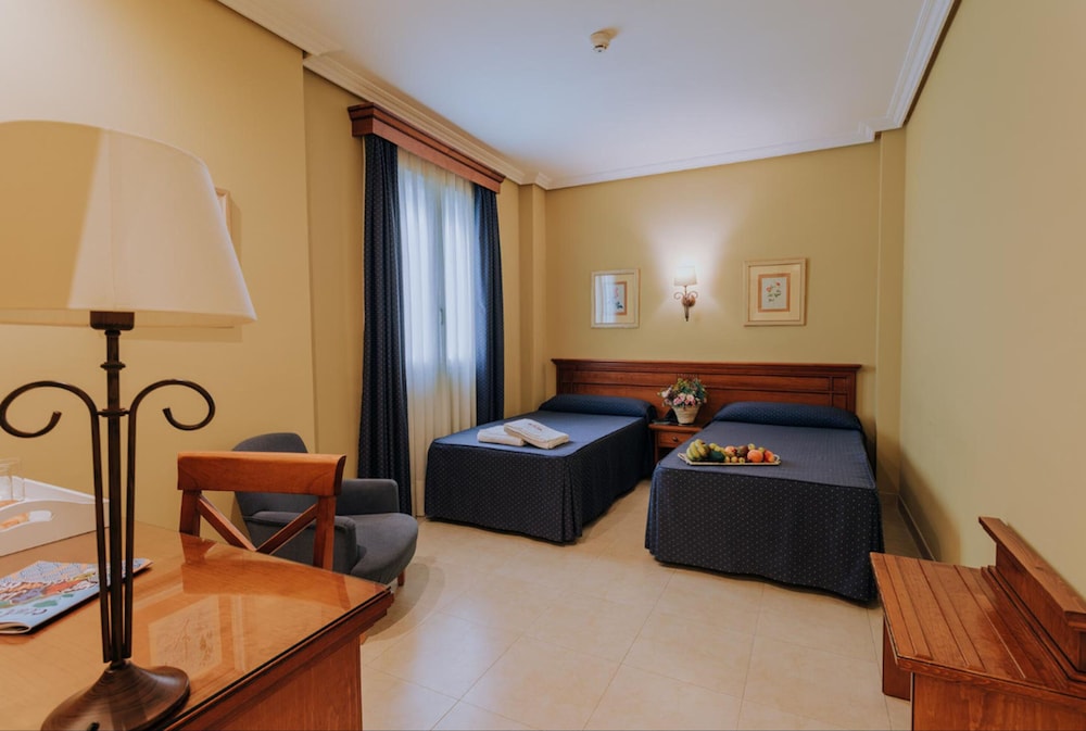 Hotel Manolo Mayo 8/40