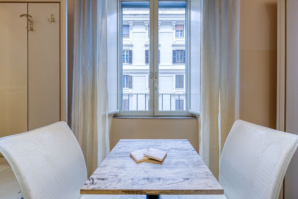 B B Le Suite Di Via Catone 66/69