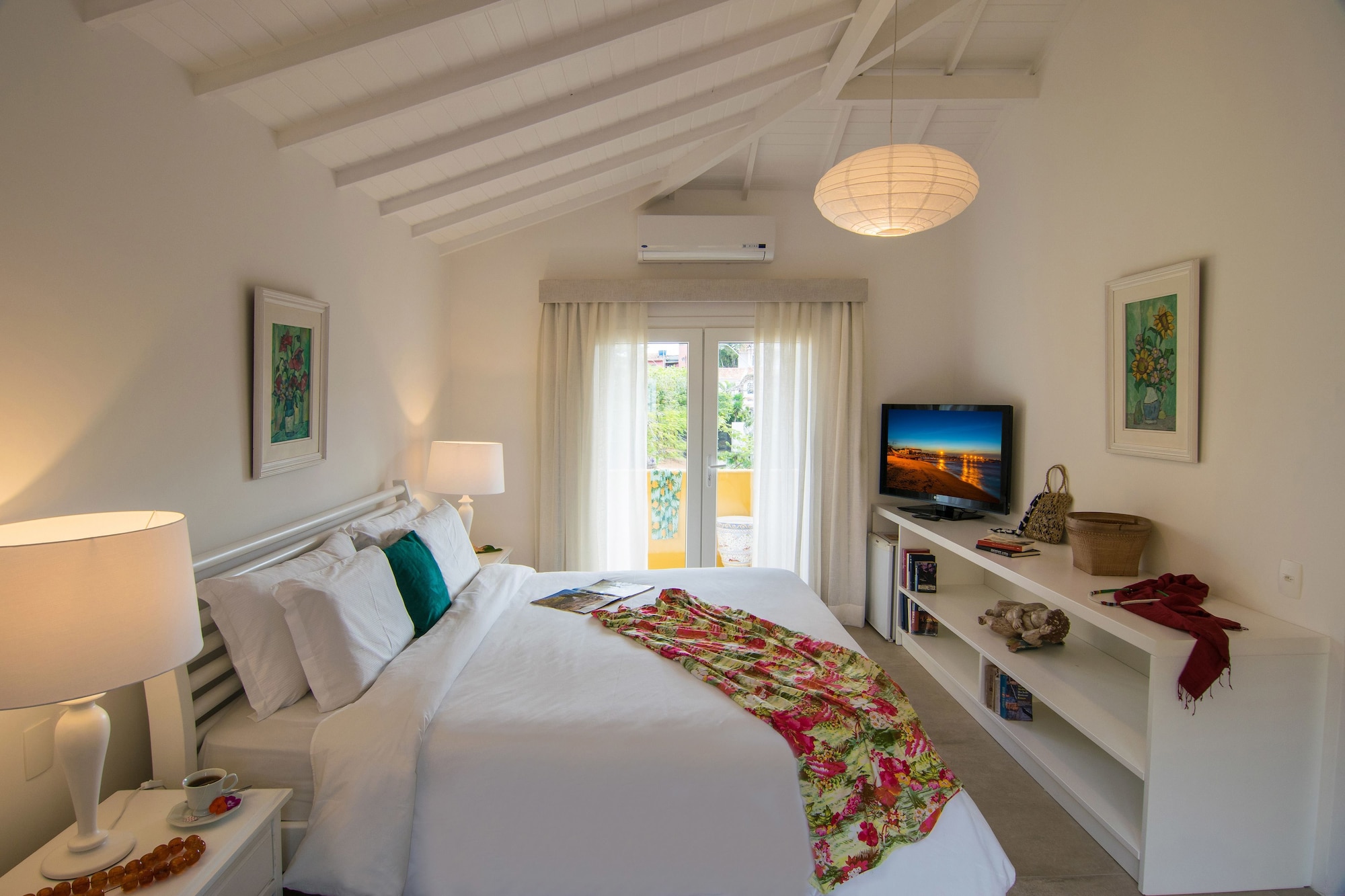 DELUXE, DOUBLE BED