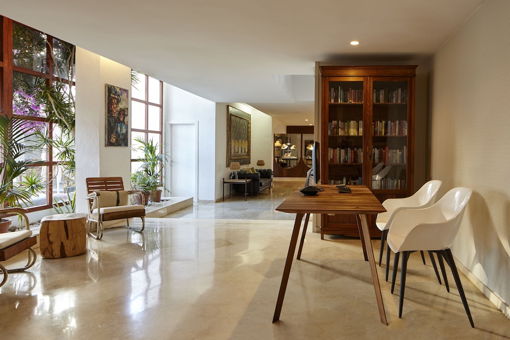 Hotel Tres Torres 46/65