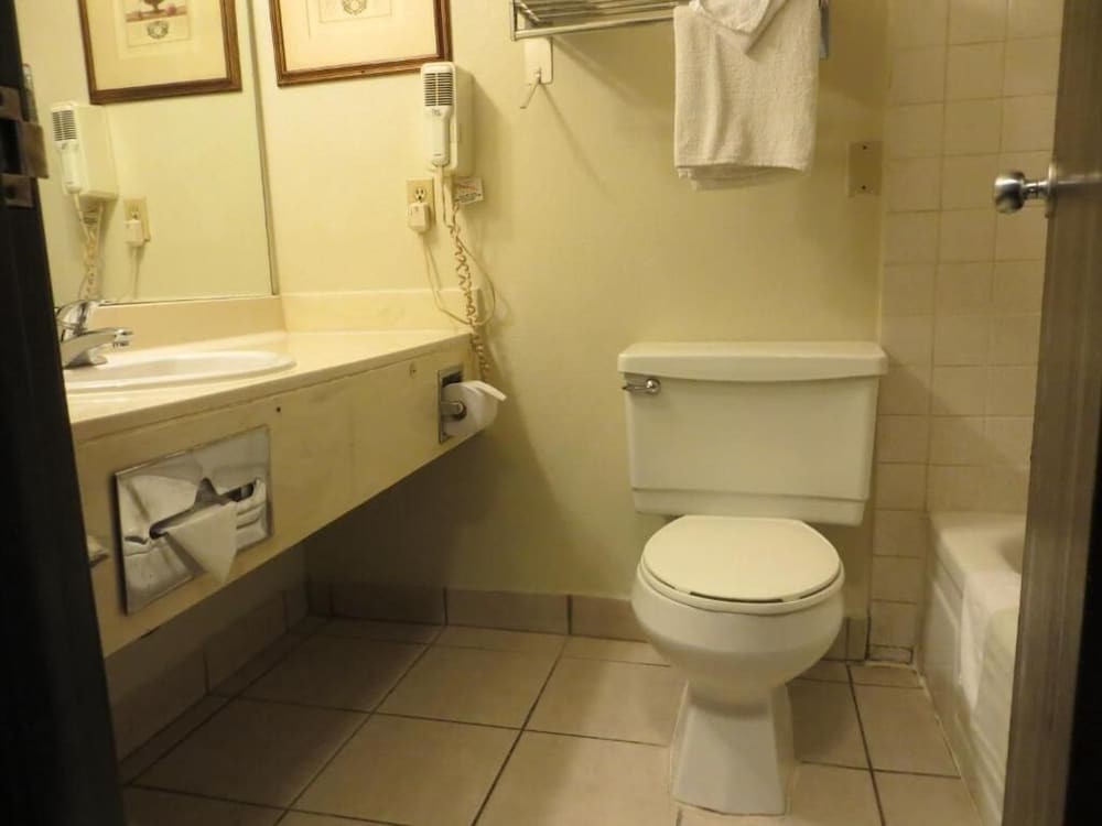 Portside Inn & Suites 5/58