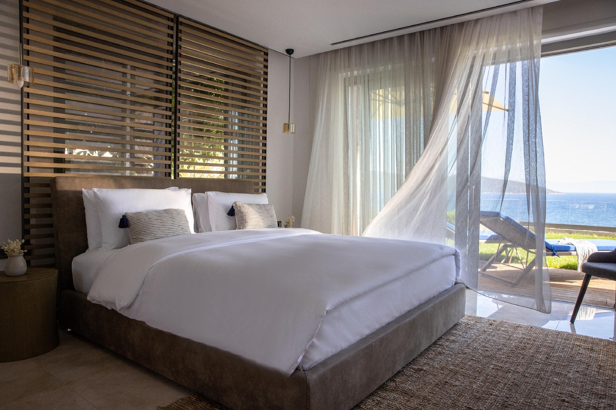 3 Bedrooms, Pool, Suite, Sea View