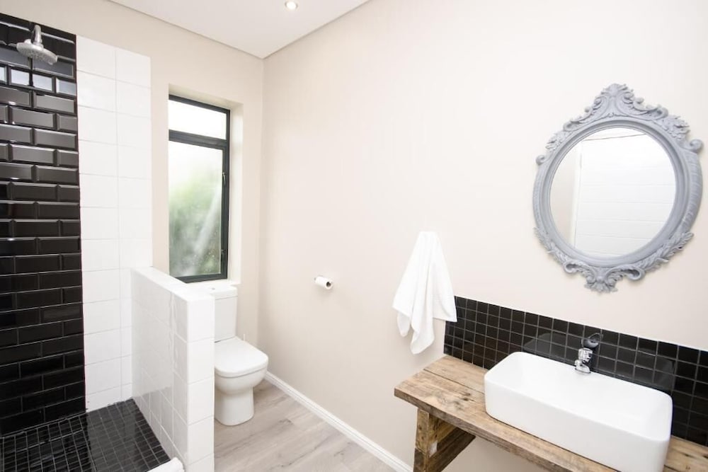Du Kloof Lodge 21/22