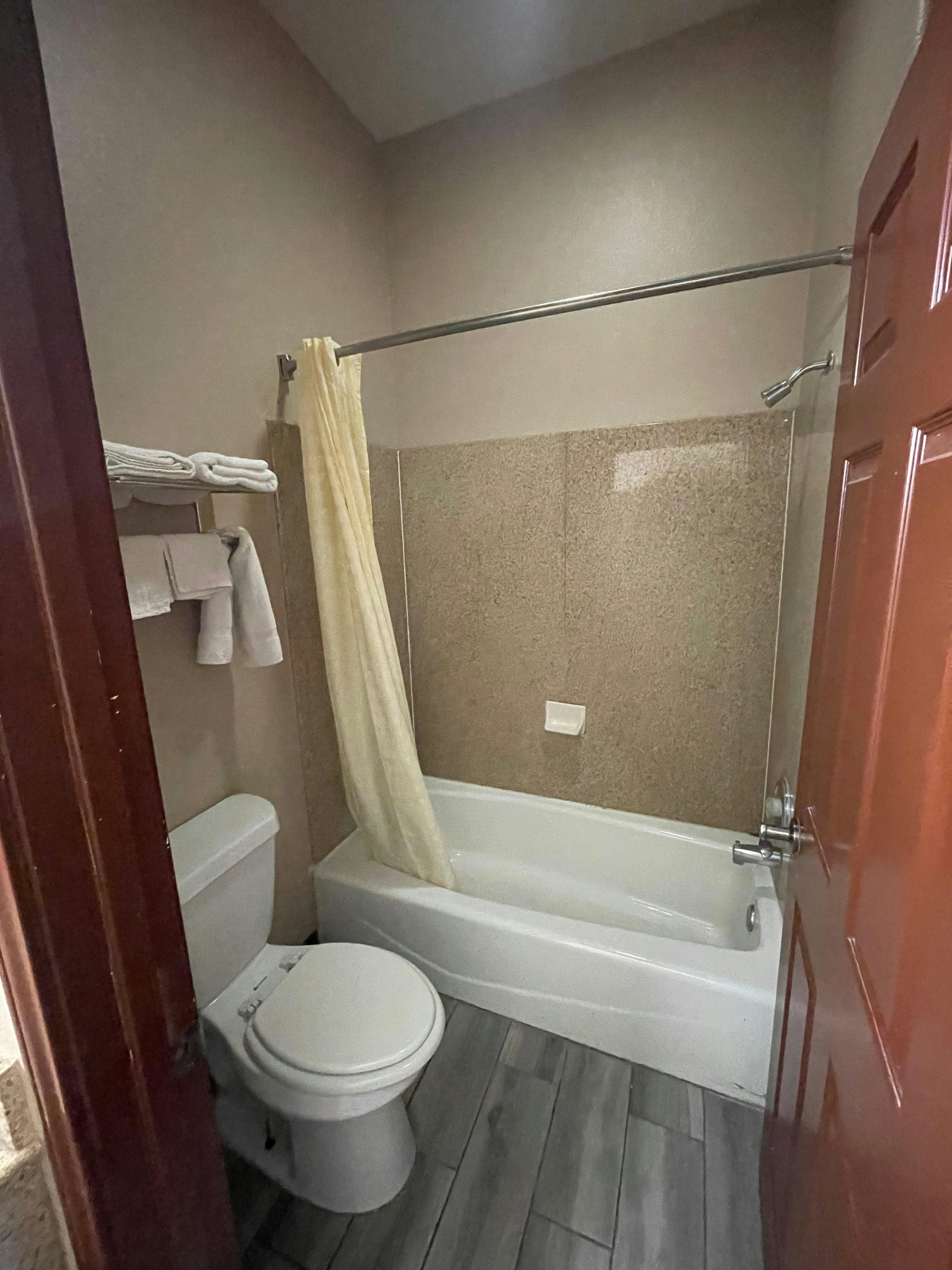 Airport Inn & Suites South Padre Island I 37 21/23
