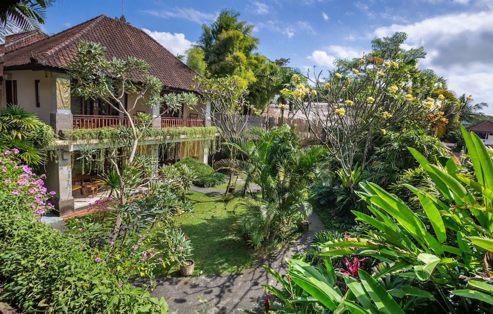 GREEN FIELD HOTEL AND BUNGALOW 43/50