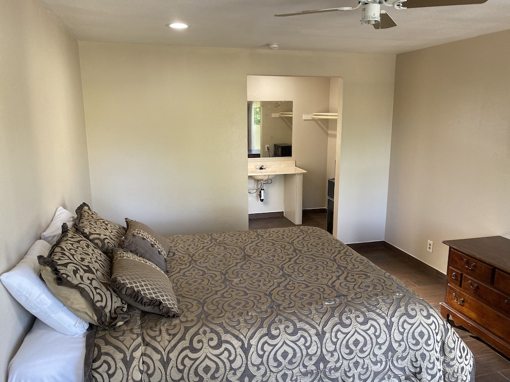 Studio6 Hemet, CA 34/51