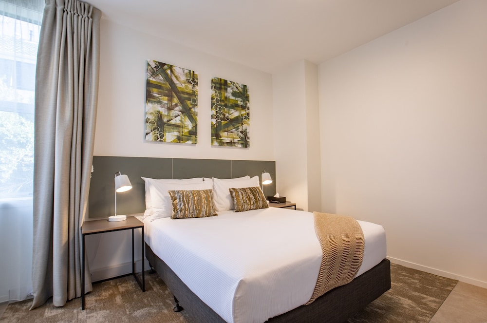 Sojourn Apartment Hotel Riddiford Street Limited 31/54