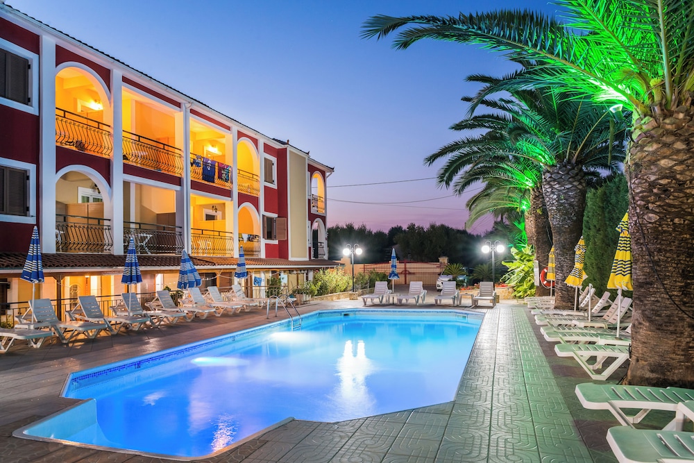 Rose Club Hotel 45/50