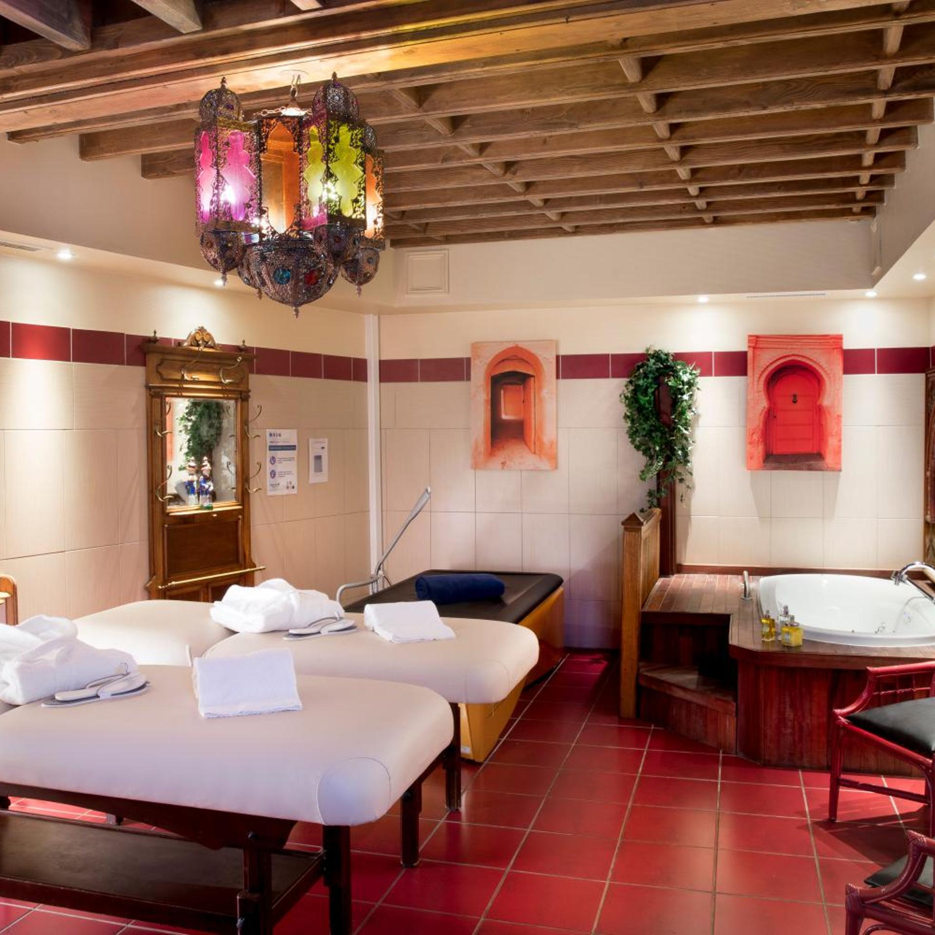 جناح بجاكوزي، Hotel Spa Le Lion D Or 2/8