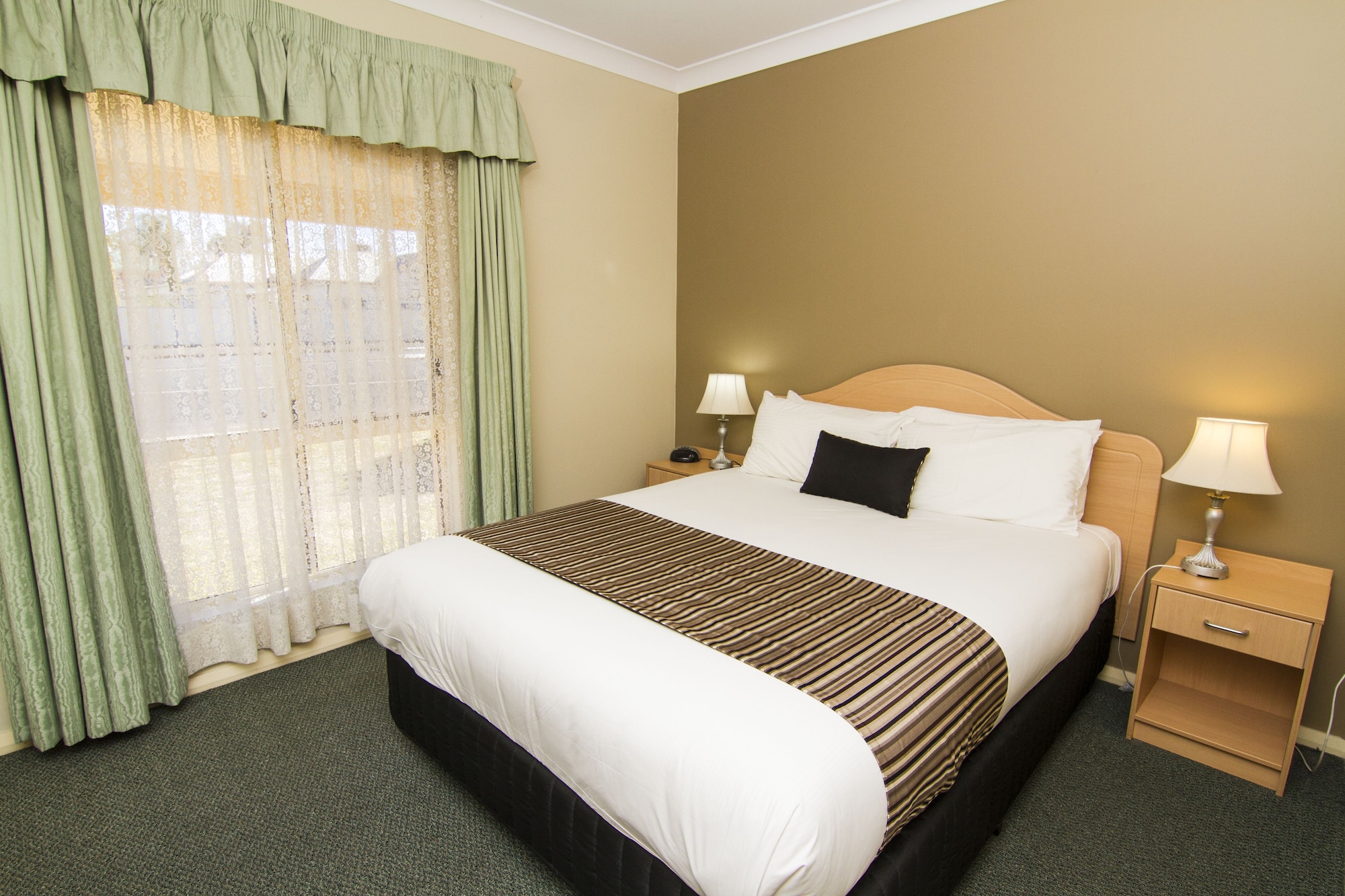 Spa, Deluxe, Suite, Queen Bed, Kitchenette