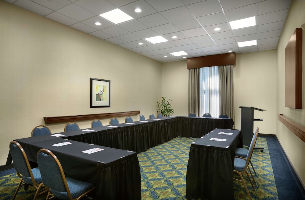 Hampton Inn Charlotte Belmont 41/47