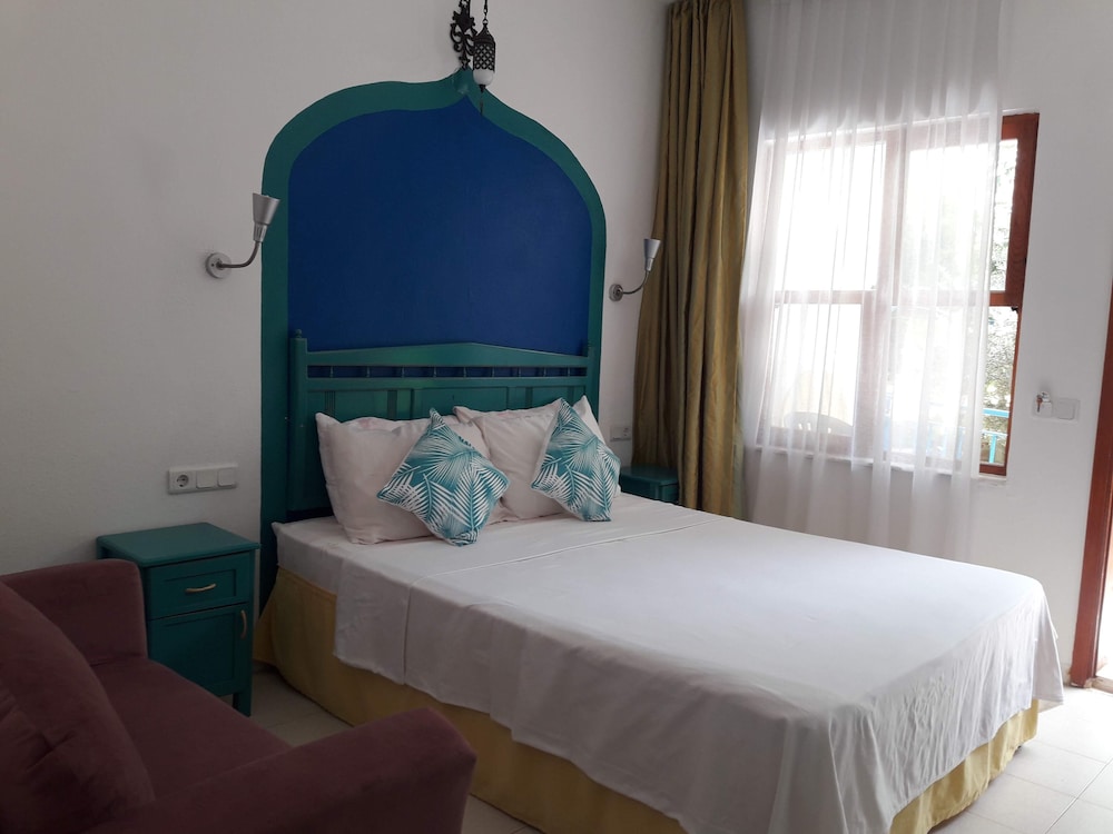 COMFORT, DOUBLE BED, GARDEN VIEW, BALCONY